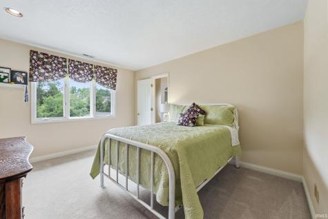 5201 W Deerbrook Drive Muncie IN 47304