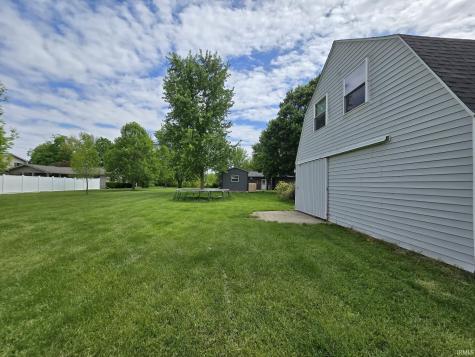 7433 E 325 S Road Bringhurst IN 46913