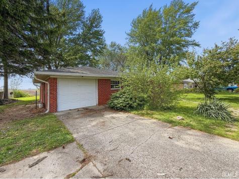 1208 S State Road 213 Tipton IN 46072