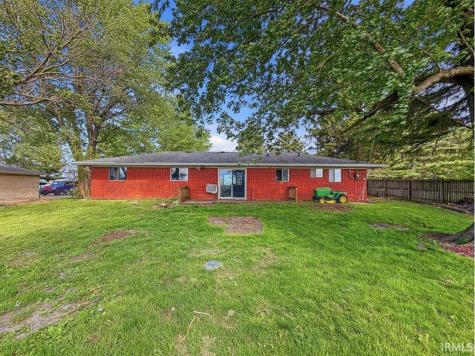 1208 S State Road 213 Tipton IN 46072