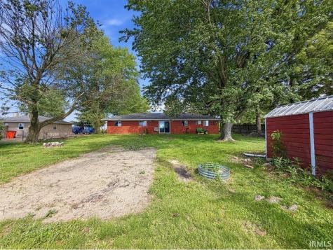 1208 S State Road 213 Tipton IN 46072