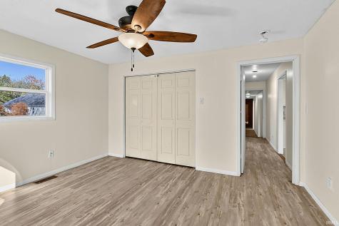 220 S D Street Elwood IN 46036