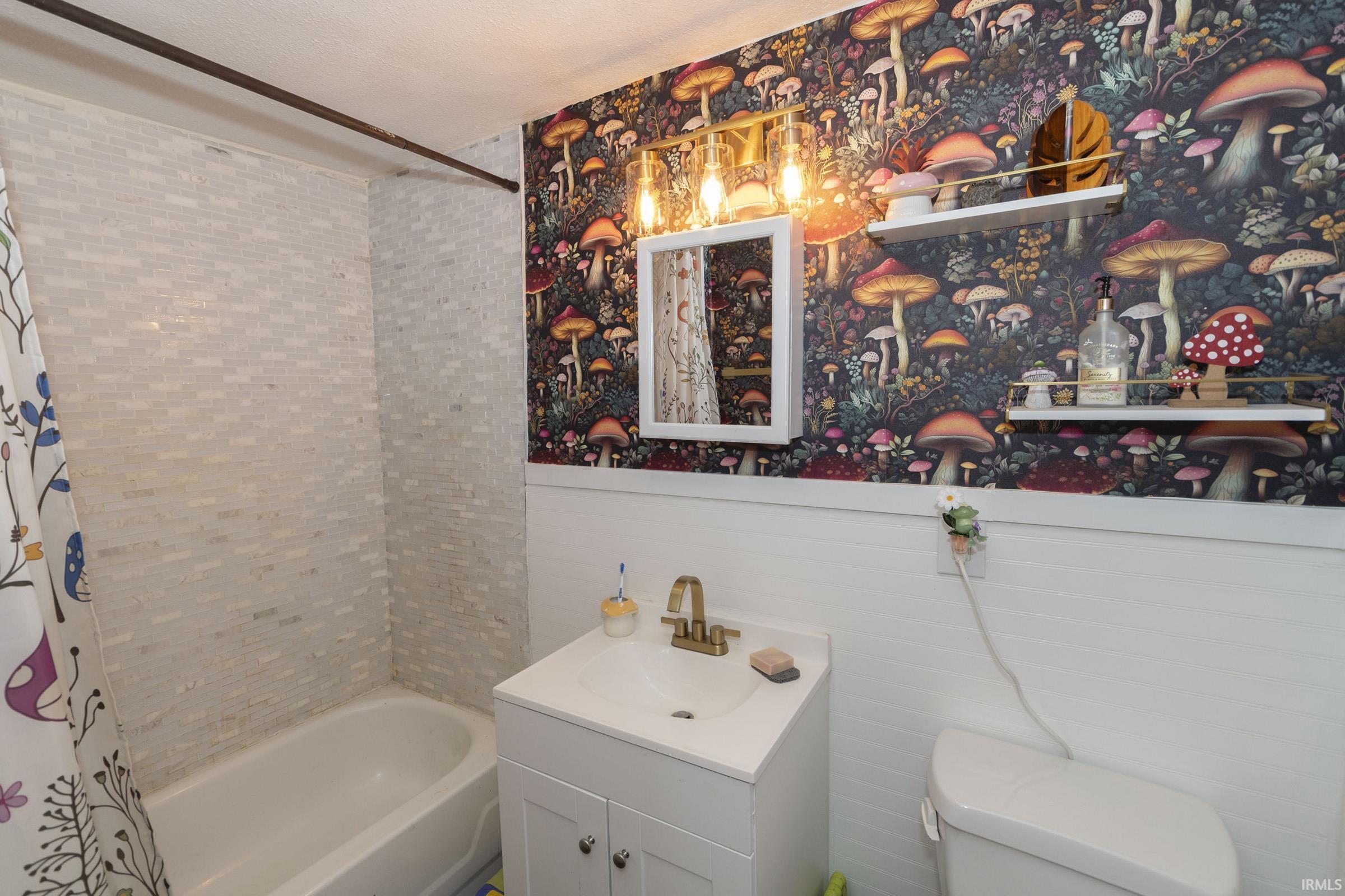 21085 Cabot Avenue Lakeville IN 46536