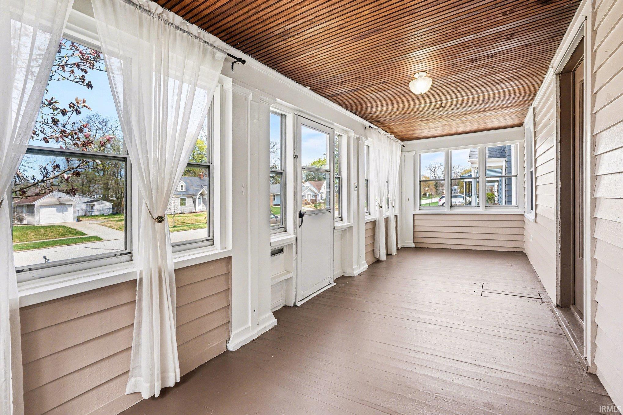 1406 Longfellow Avenue South Bend IN 46615