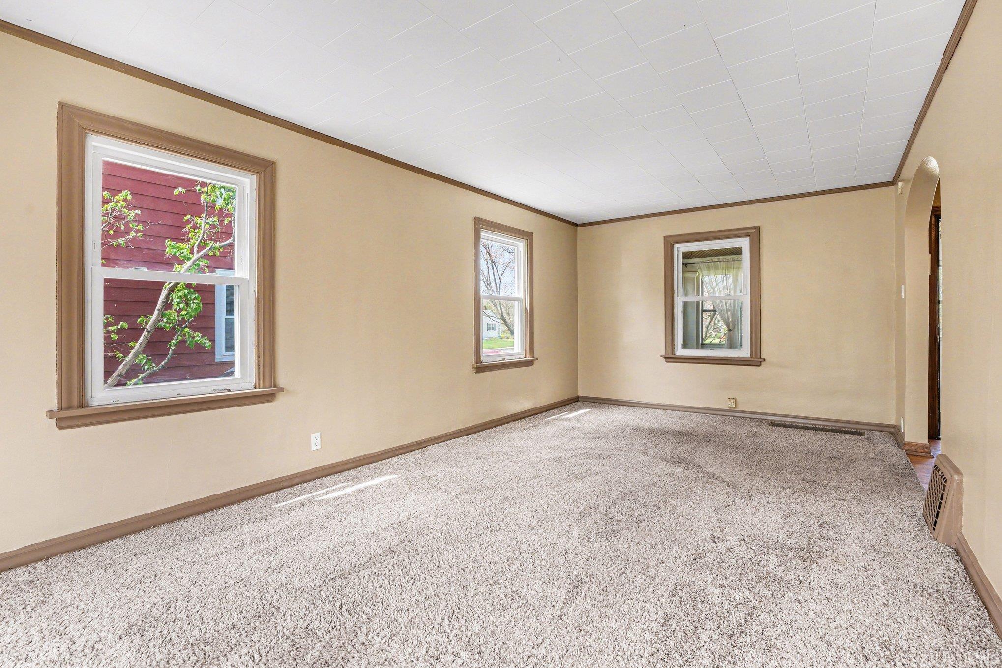 1406 Longfellow Avenue South Bend IN 46615