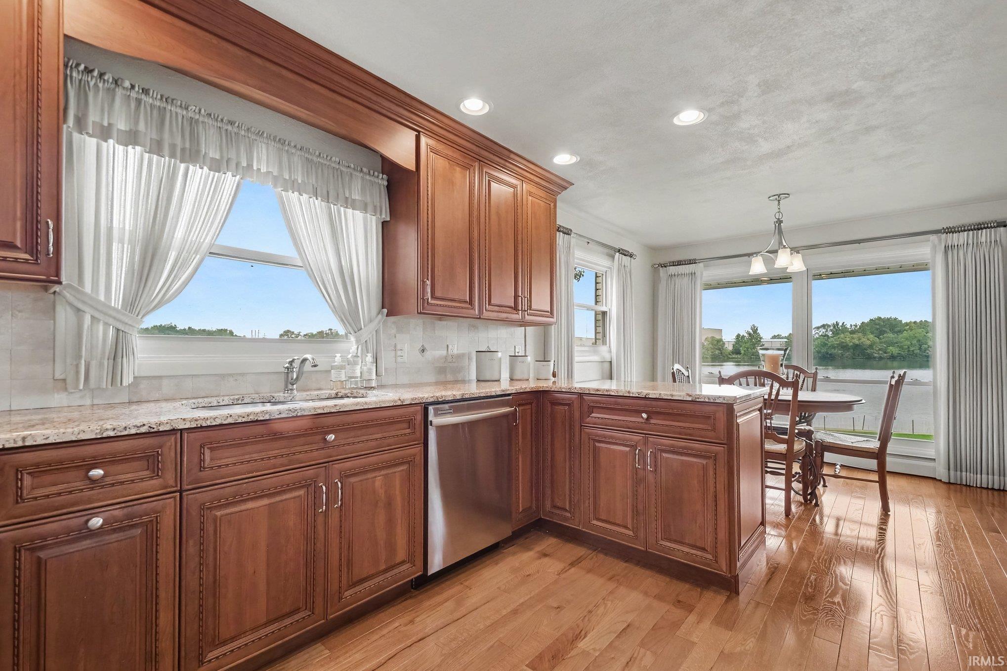 327 Manchester Drive Mishawaka IN 46544