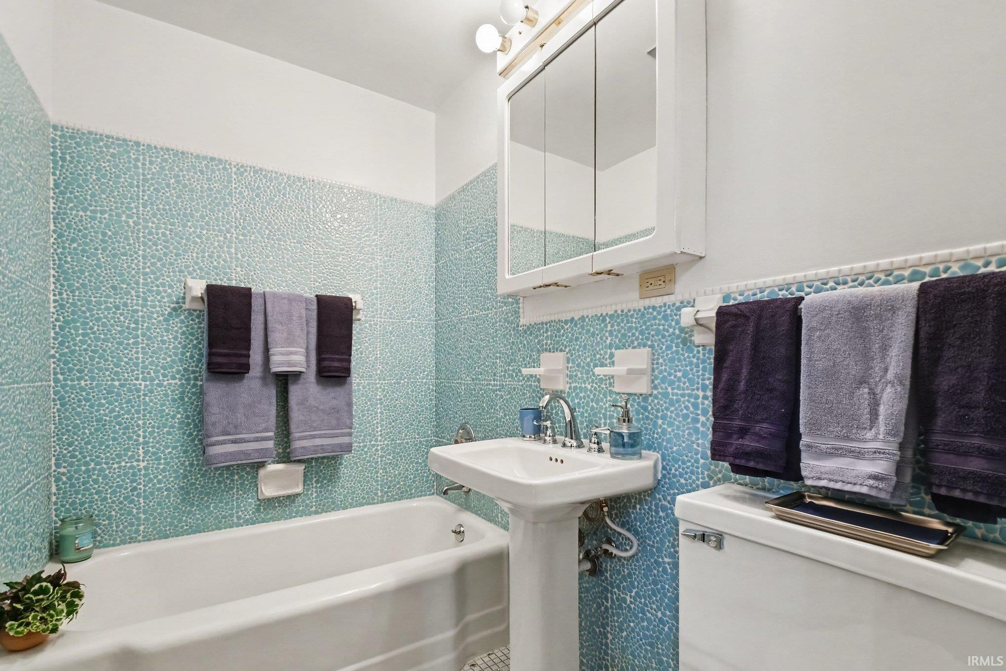 327 Manchester Drive Mishawaka IN 46544