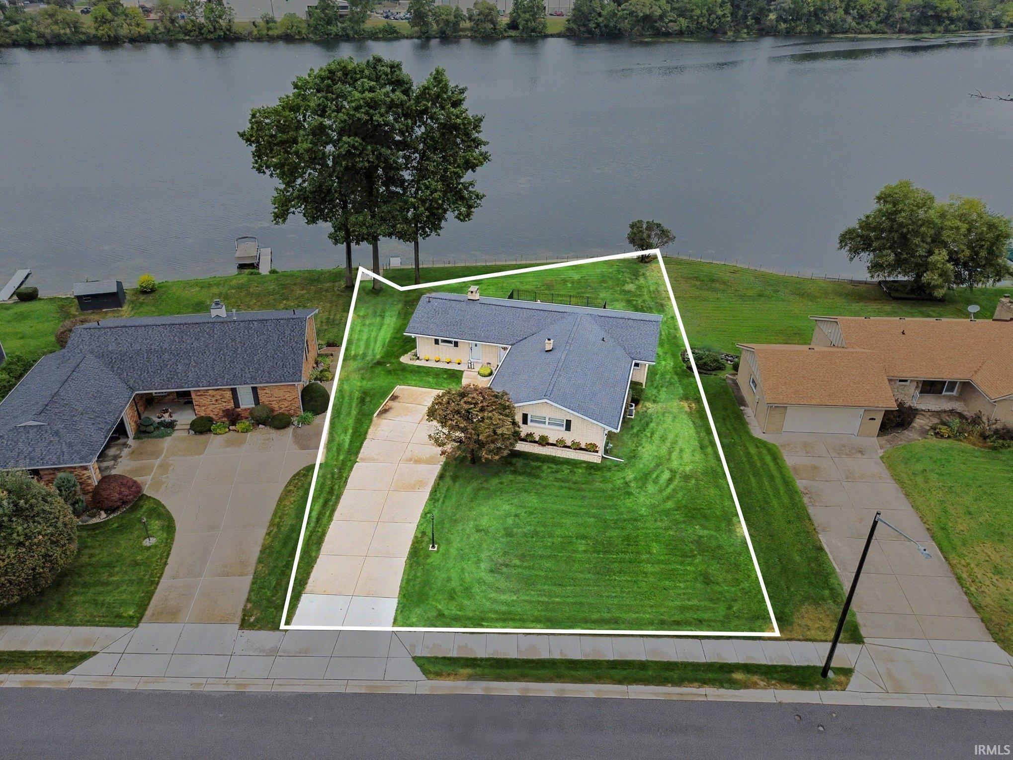 327 Manchester Drive Mishawaka IN 46544