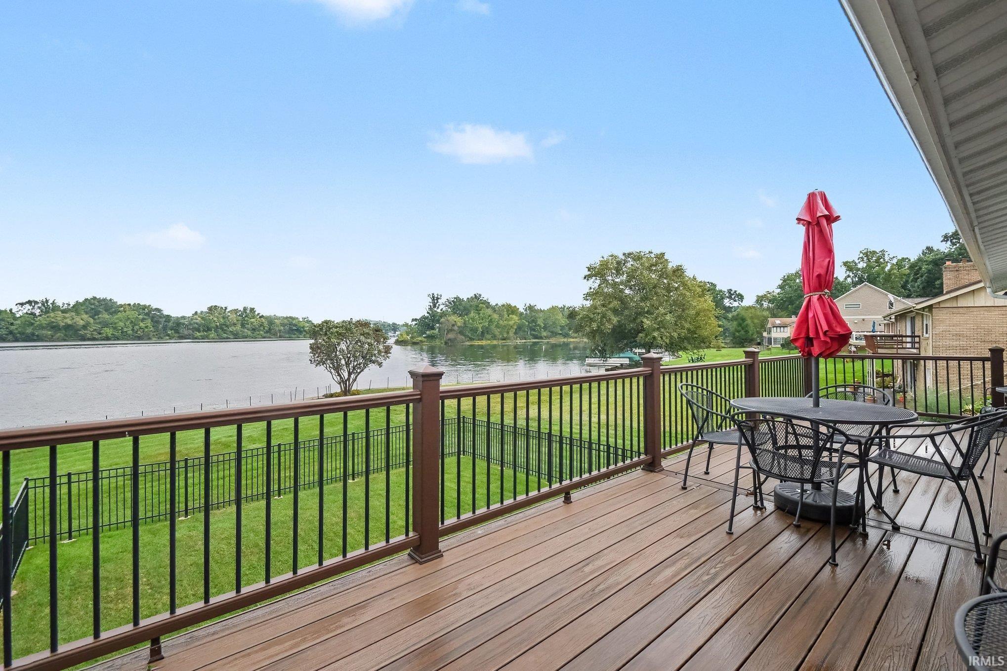 327 Manchester Drive Mishawaka IN 46544