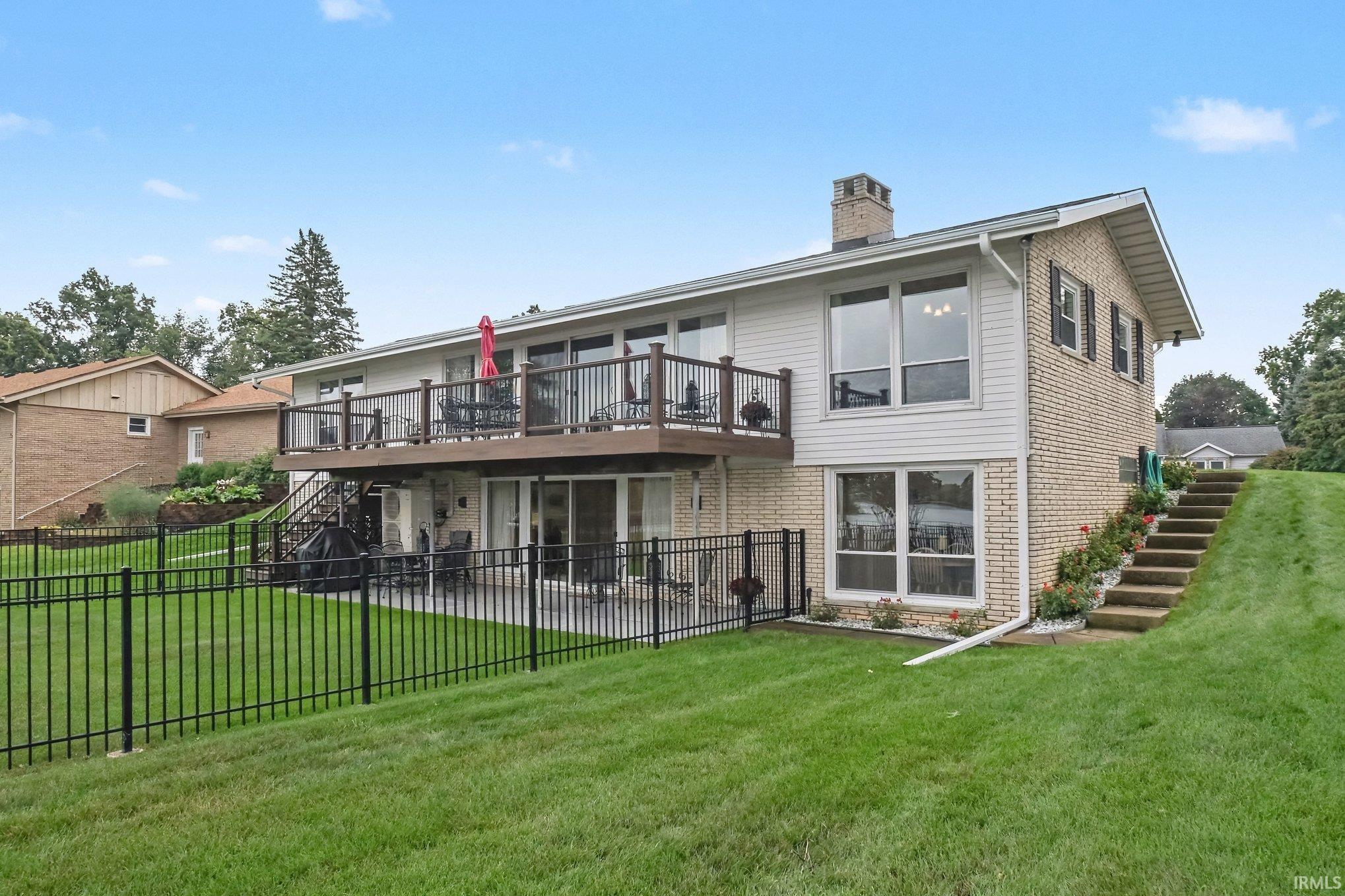 327 Manchester Drive Mishawaka IN 46544