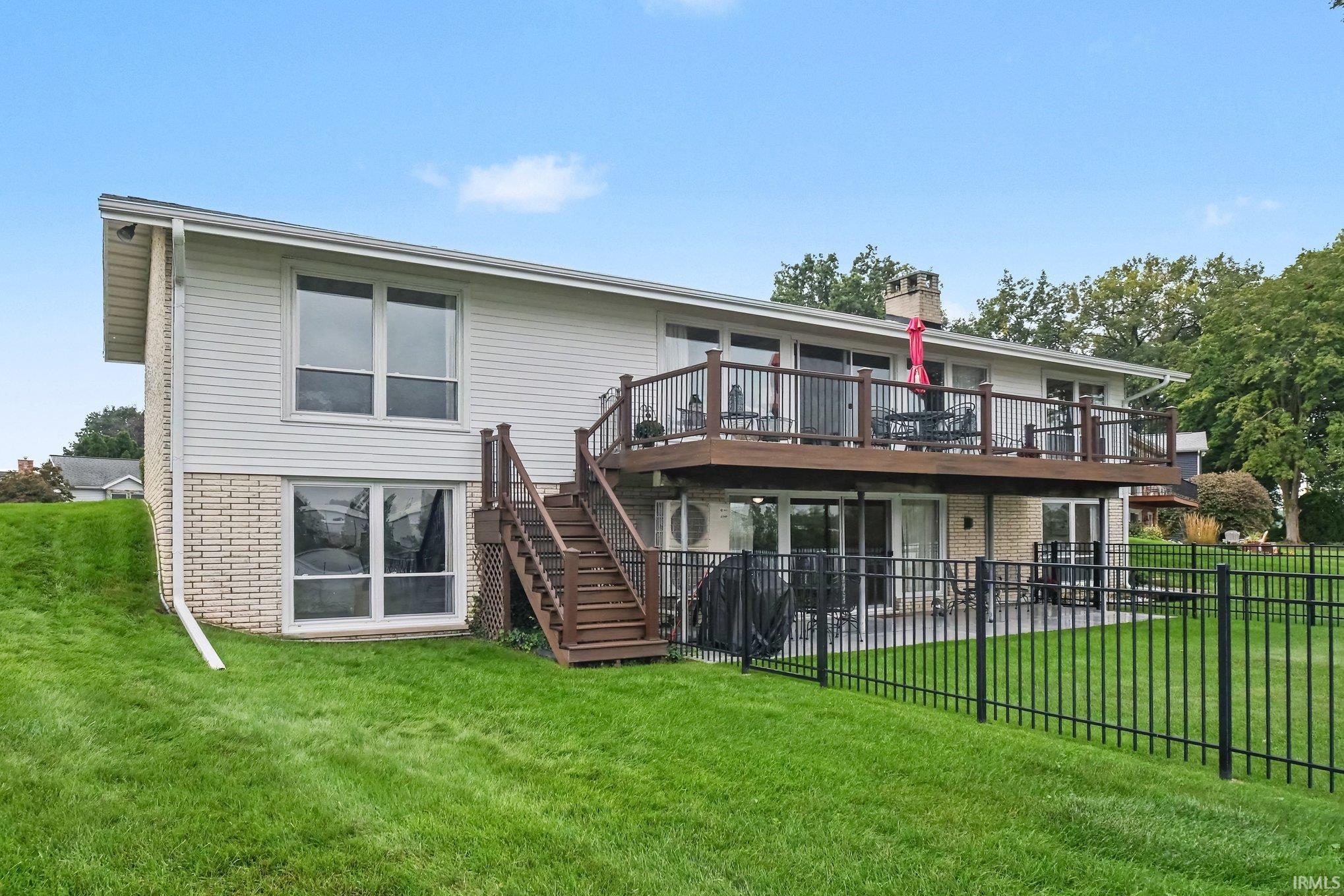 327 Manchester Drive Mishawaka IN 46544