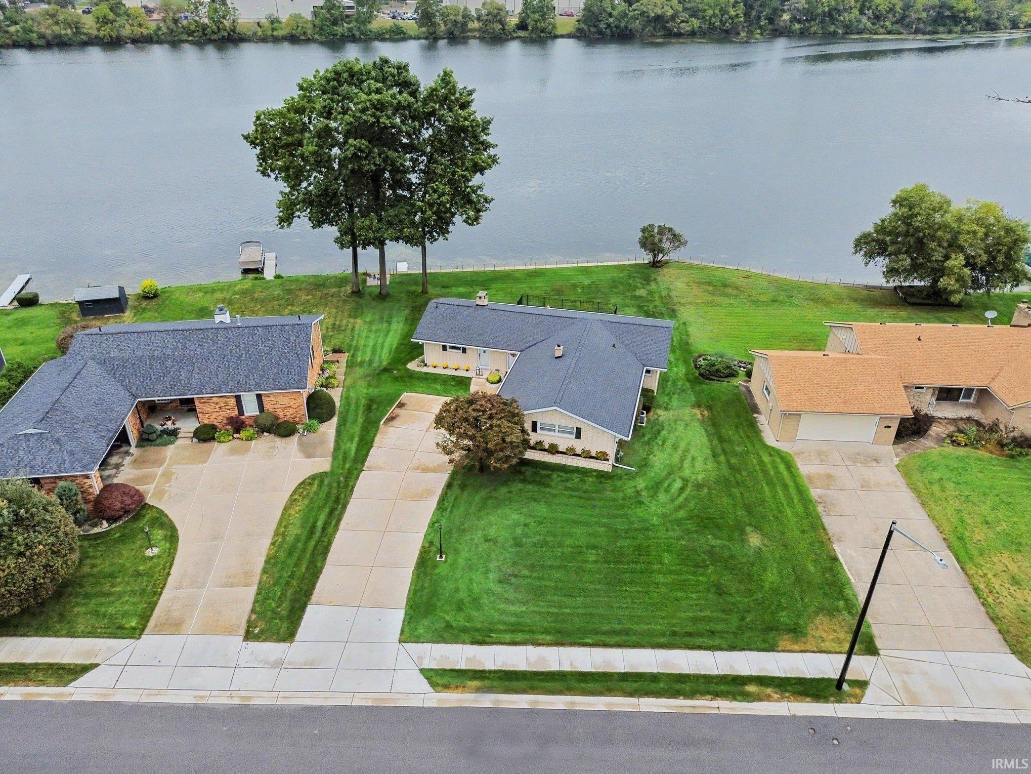 327 Manchester Drive Mishawaka IN 46544