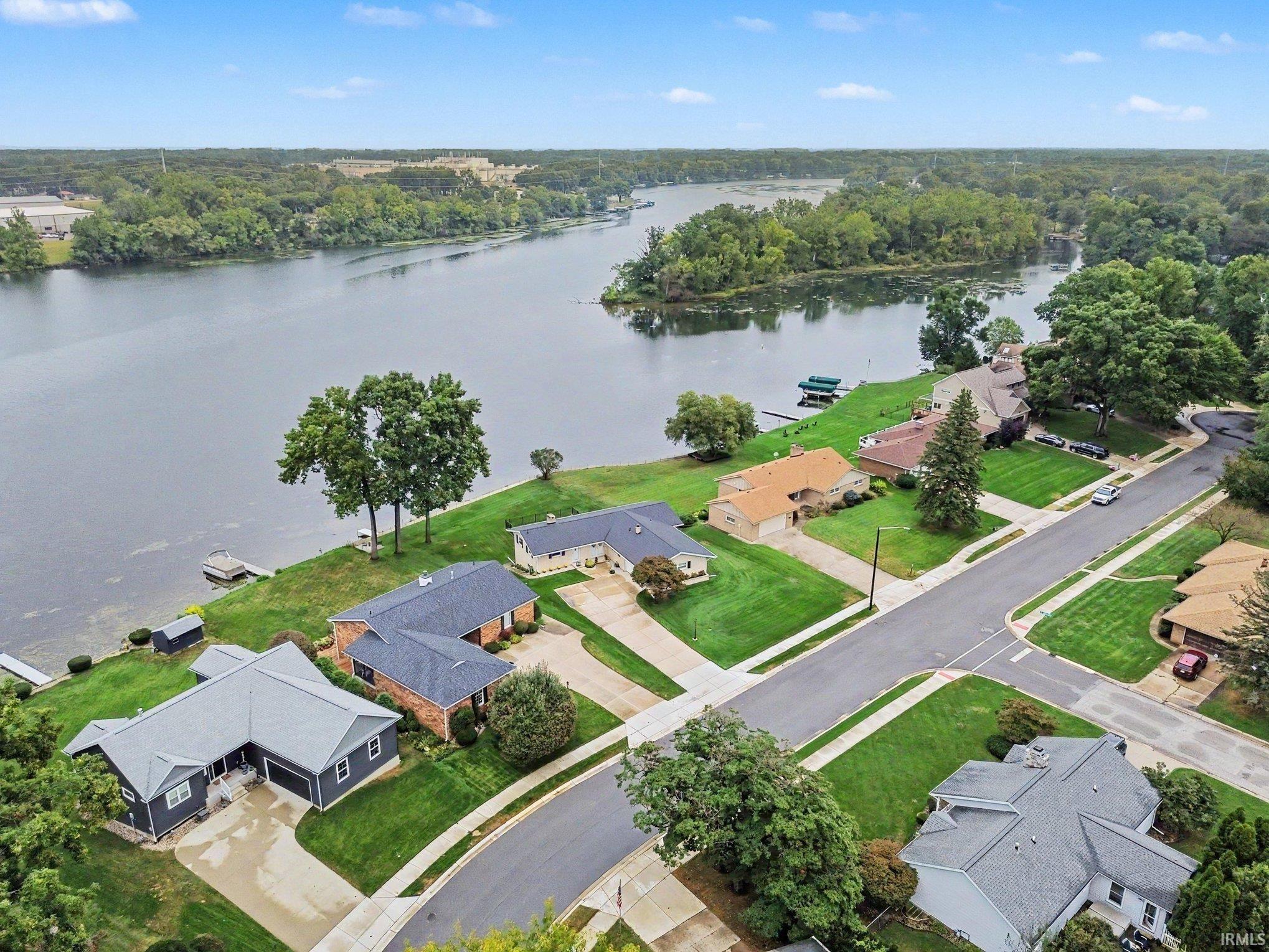 327 Manchester Drive Mishawaka IN 46544