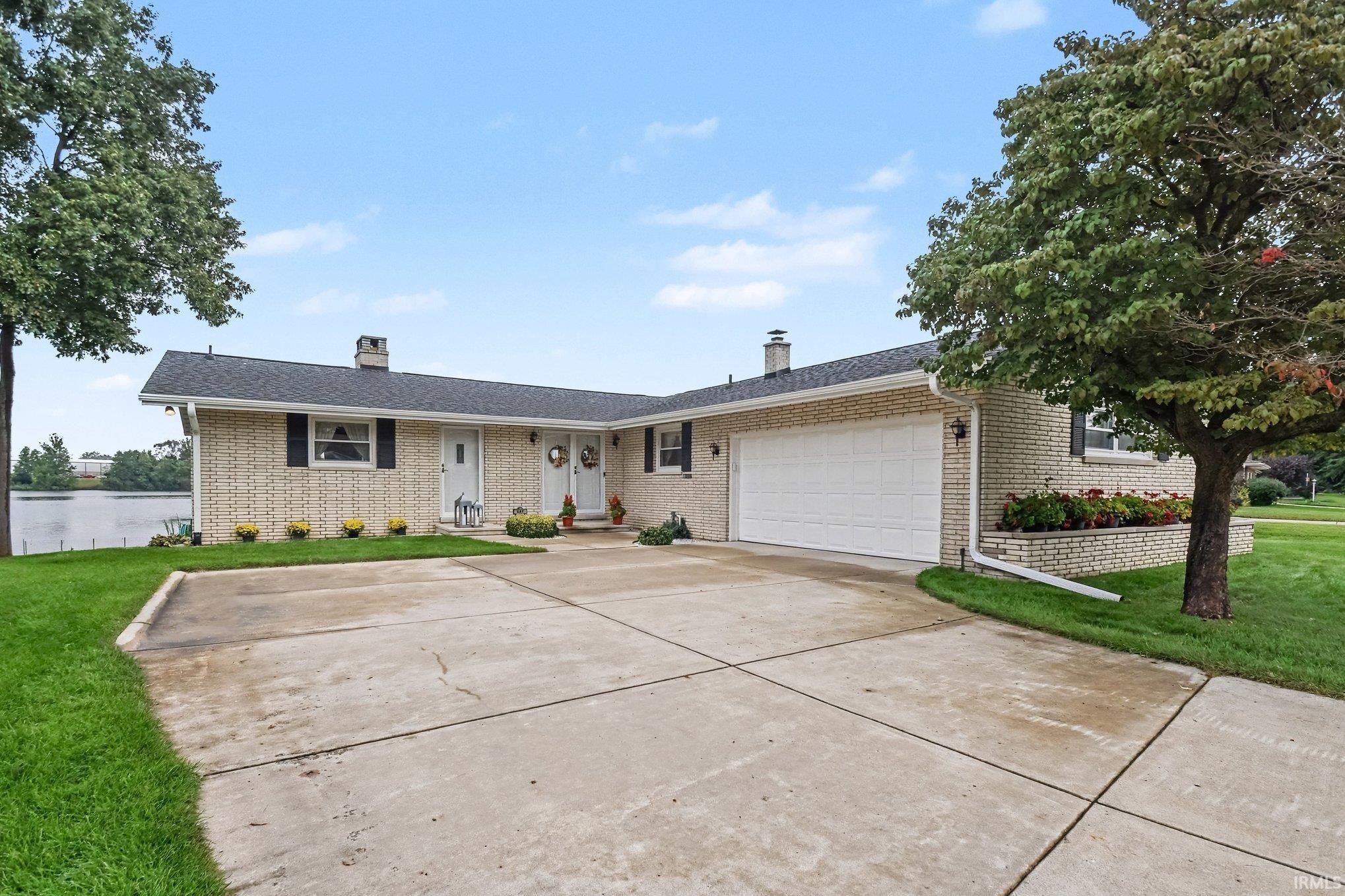 327 Manchester Drive Mishawaka IN 46544