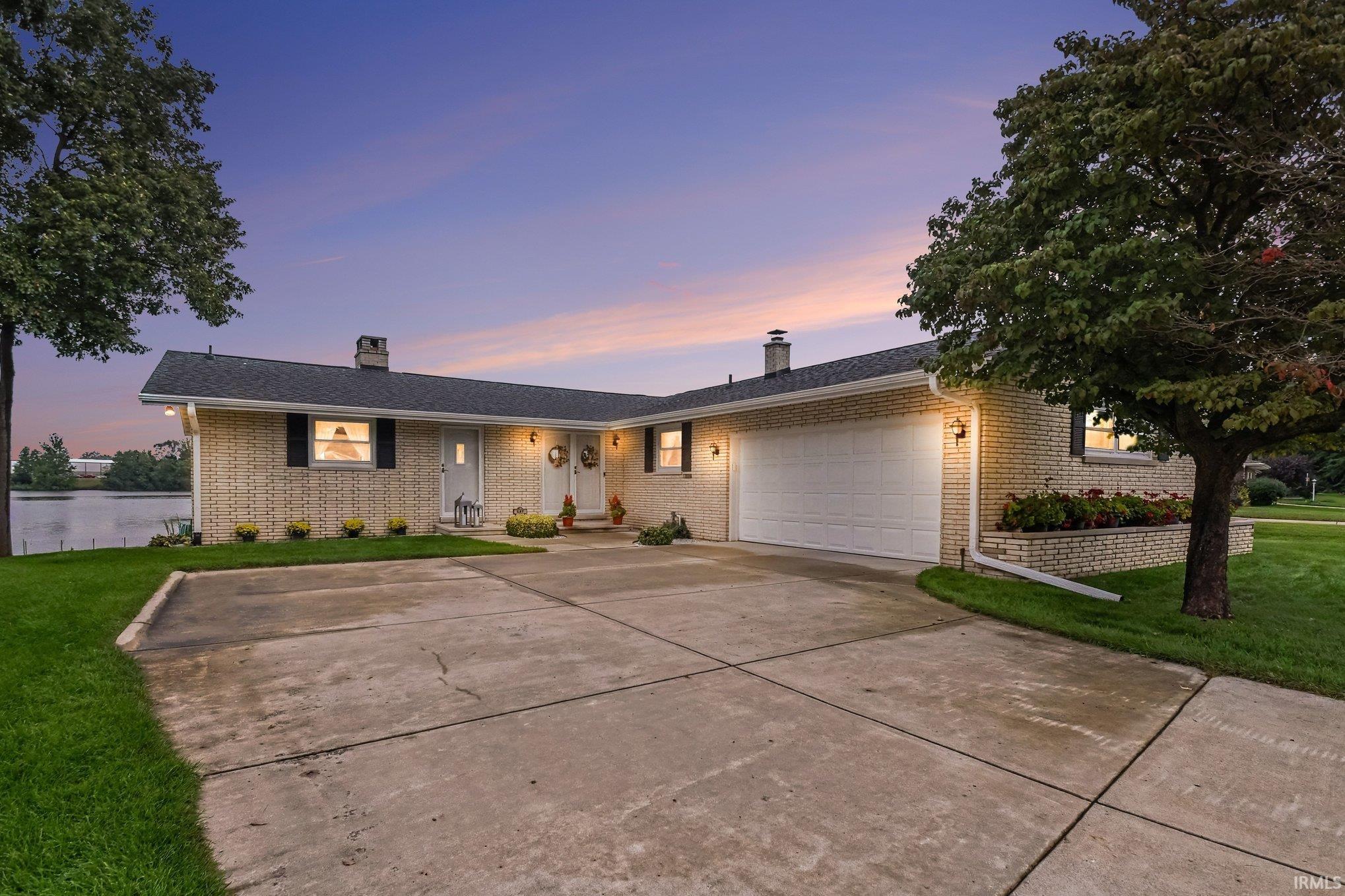 327 Manchester Drive Mishawaka IN 46544