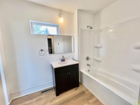 806 N Harrison Street Syracuse IN 46567
