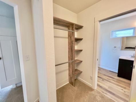 806 N Harrison Street Syracuse IN 46567