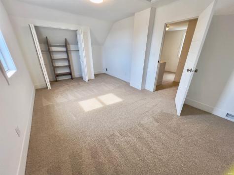 806 N Harrison Street Syracuse IN 46567