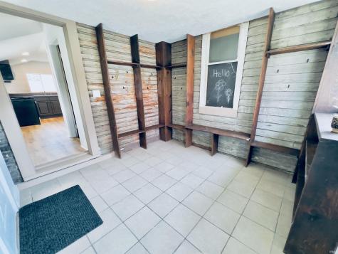 806 N Harrison Street Syracuse IN 46567