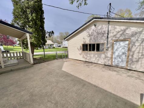 806 N Harrison Street Syracuse IN 46567