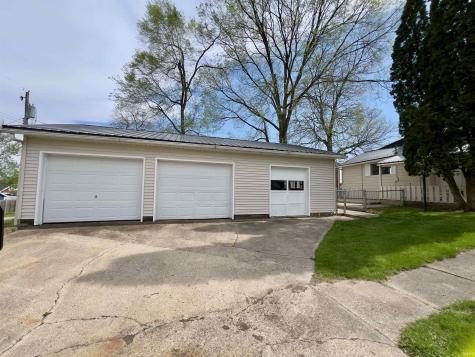 806 N Harrison Street Syracuse IN 46567