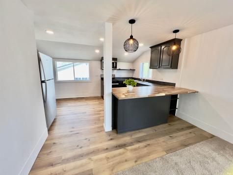 806 N Harrison Street Syracuse IN 46567