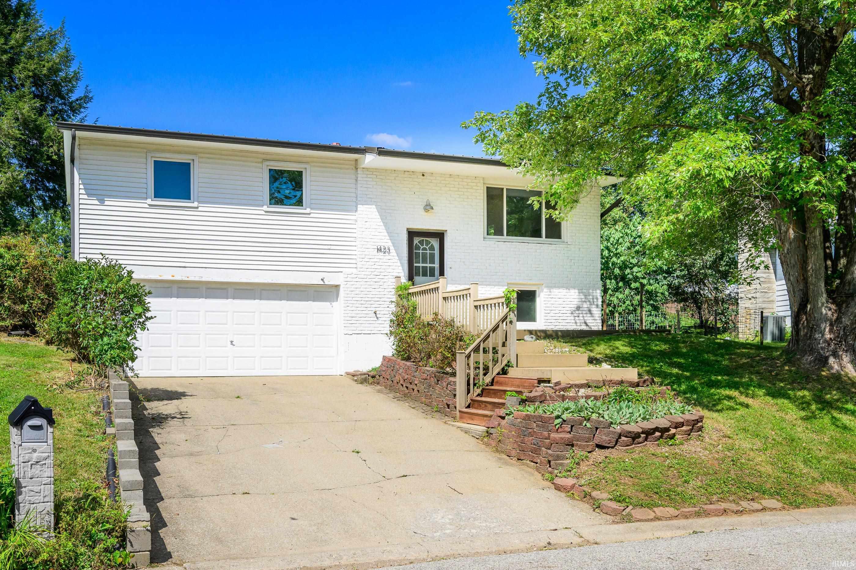 1423 E Dunstan Drive Bloomington IN 47401