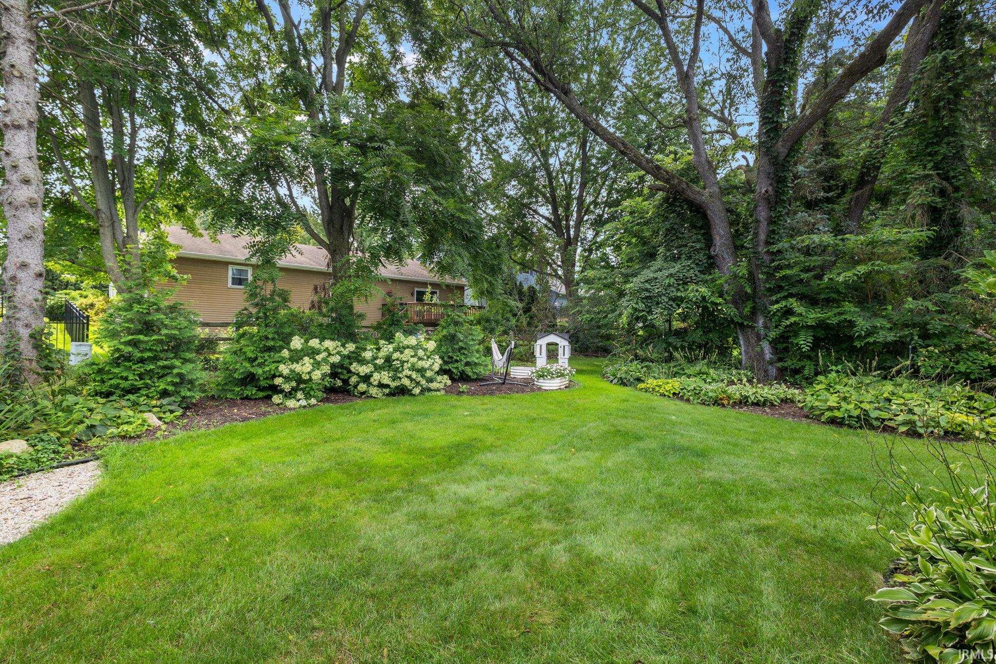 1854 Acorn Lane Mishawaka IN 46544