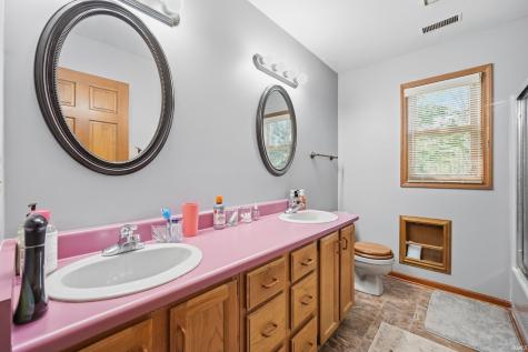 5117 Larekit Lane Fort Wayne IN 46804