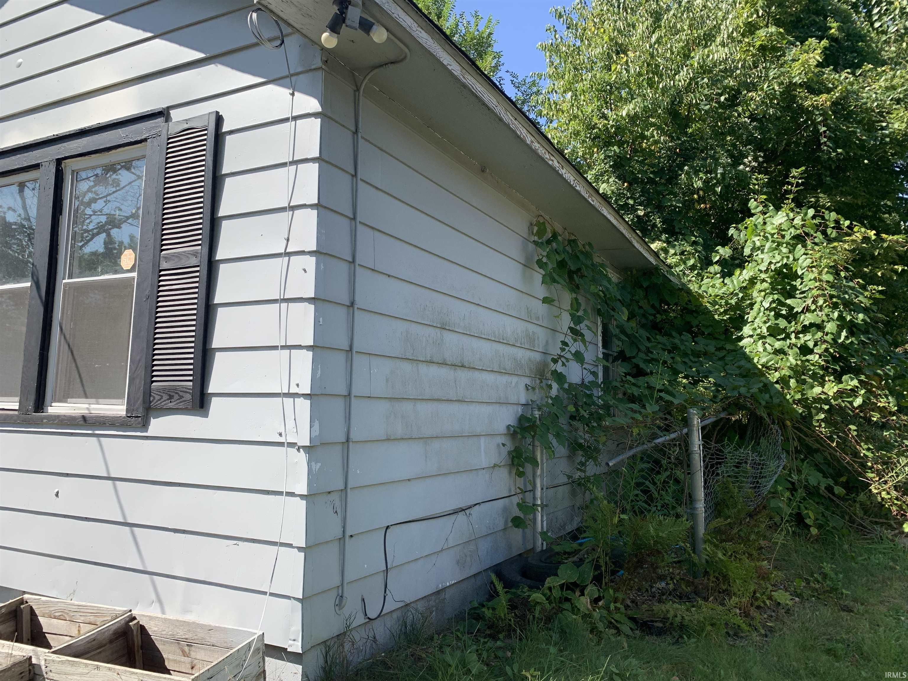 2143 N Johnson Street South Bend IN 46628