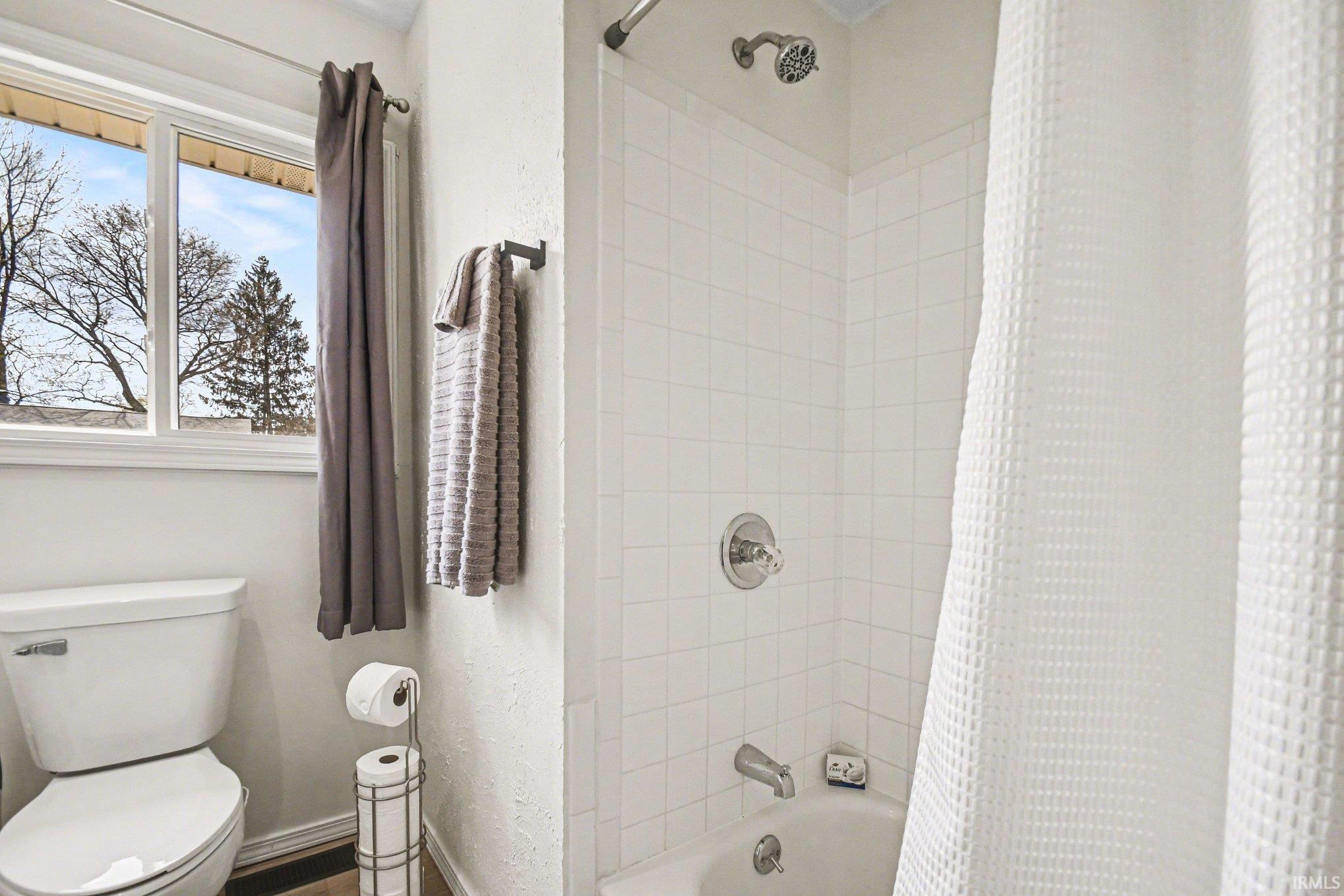 4933 Bloomfield Place South Bend IN 46619