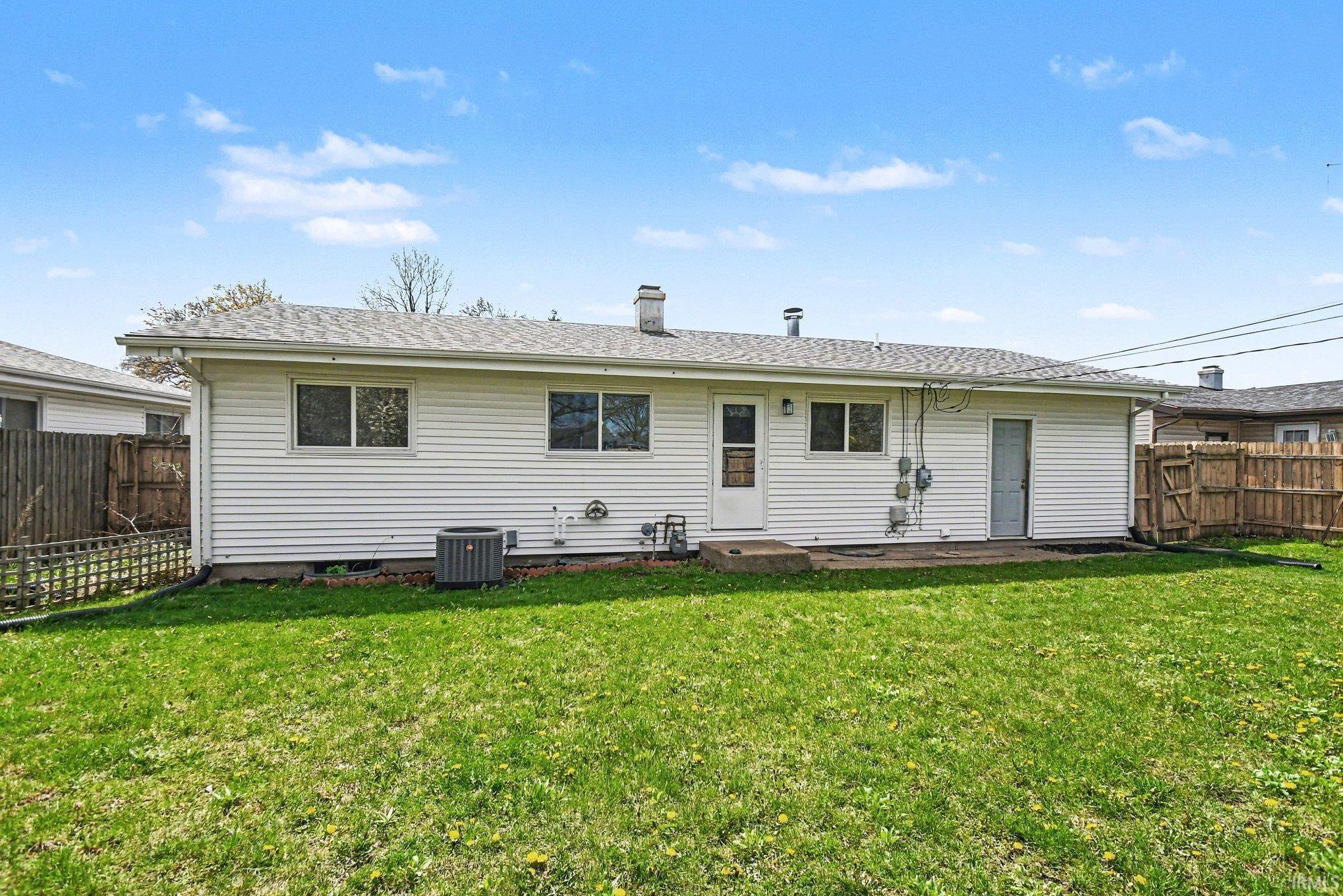 4933 Bloomfield Place South Bend IN 46619