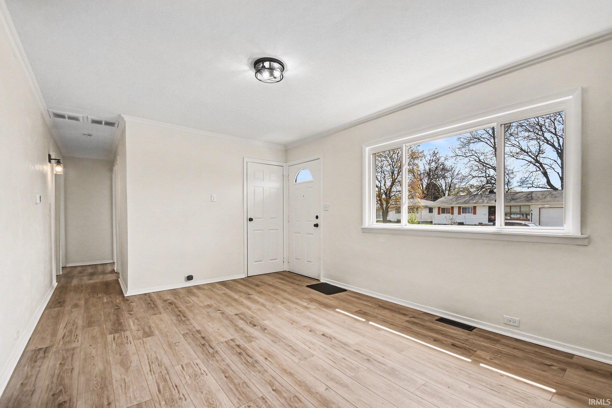 4933 Bloomfield Place South Bend IN 46619