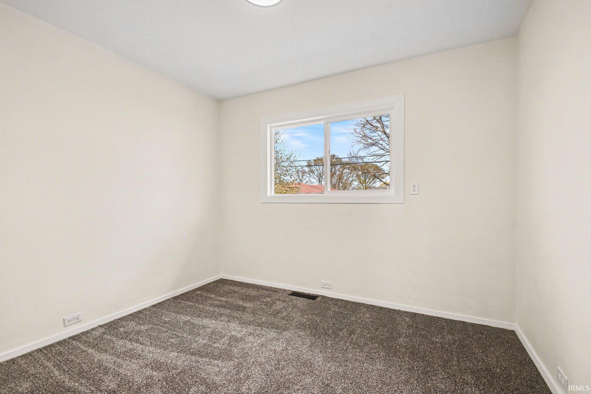 4933 Bloomfield Place South Bend IN 46619