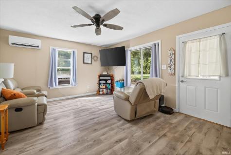 9664 E Washboard Road Solsberry IN 47459