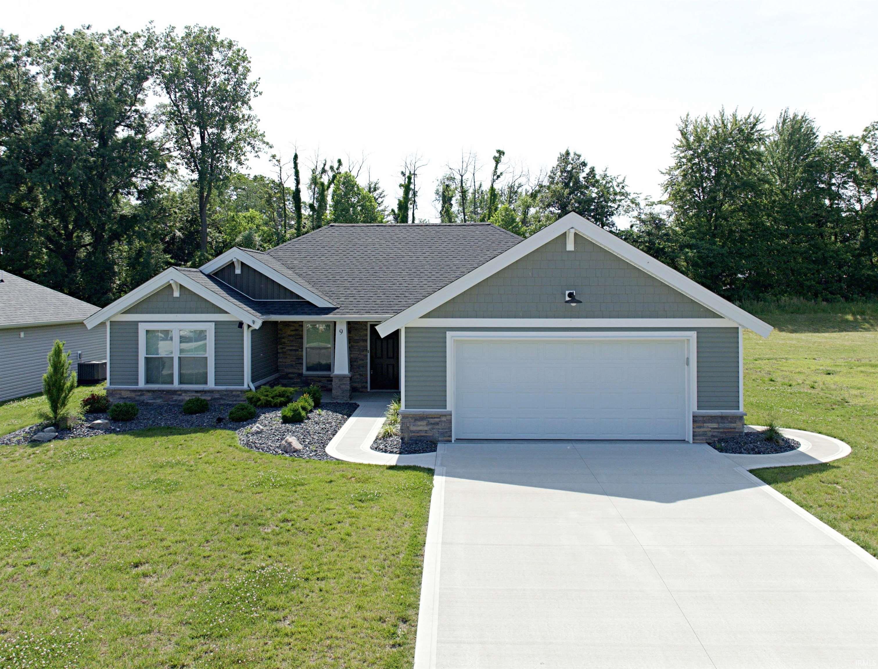 9 Beacon Way Washington IN 47501