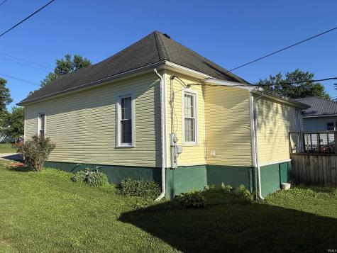 809 N Mason Street Bicknell IN 47512