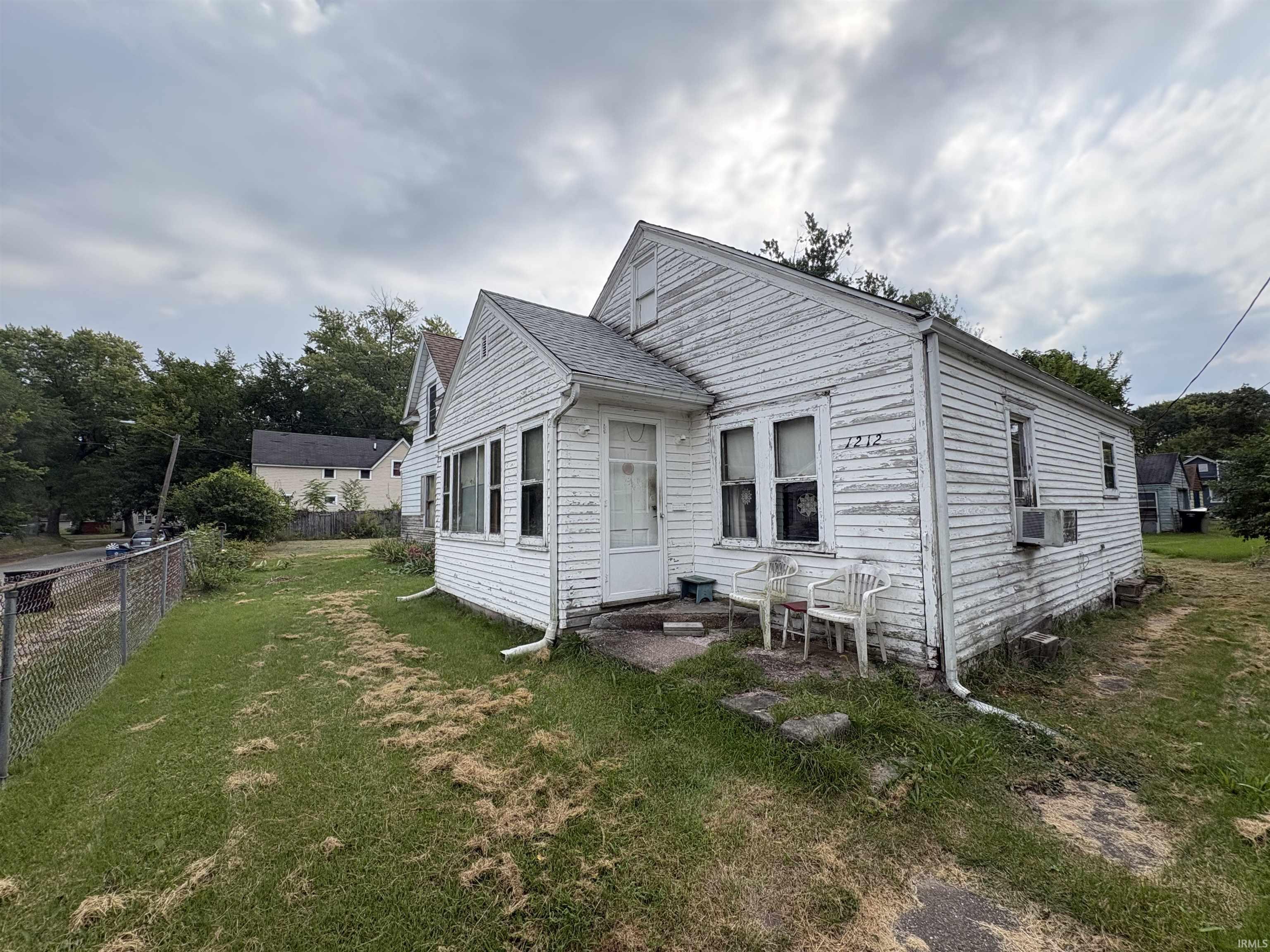 1212 E Dubail Avenue South Bend IN 46613
