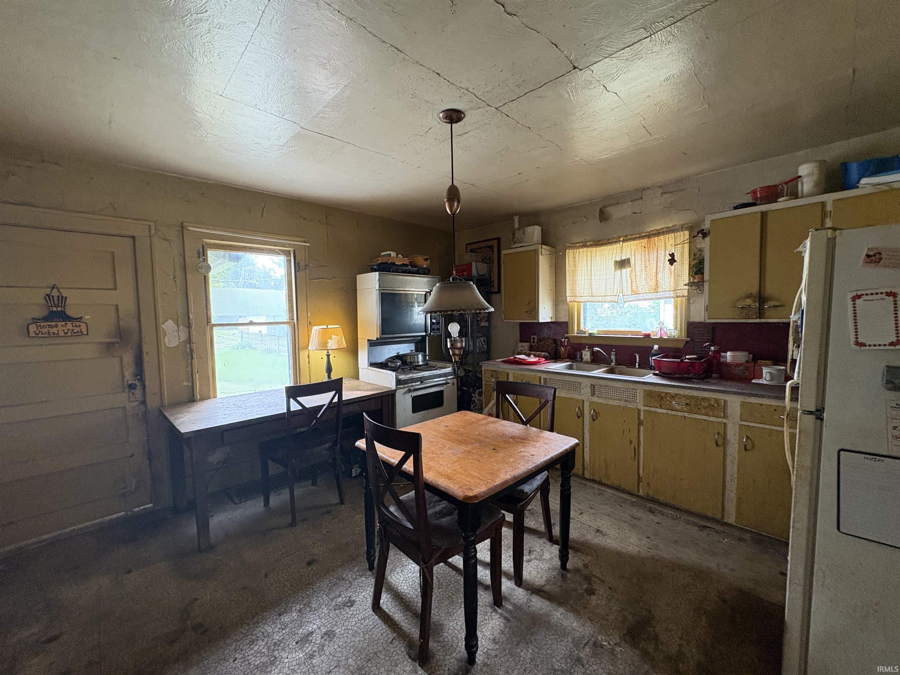 1212 E Dubail Avenue South Bend IN 46613