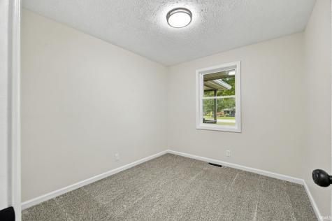 7060 W Crestwood Drive Delphi IN 46923