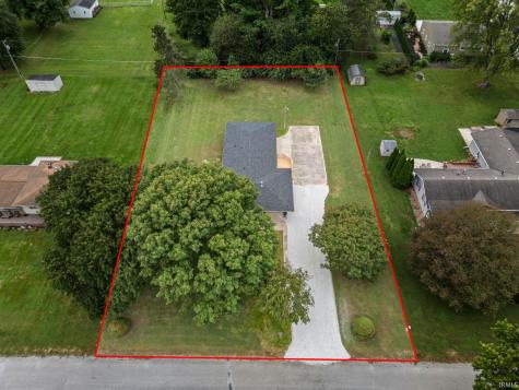 7060 W Crestwood Drive Delphi IN 46923