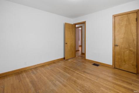402 S Walnut Street Huntingburg IN 47542