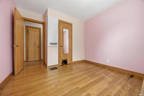 402 S Walnut Street Huntingburg IN 47542