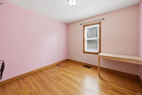 402 S Walnut Street Huntingburg IN 47542