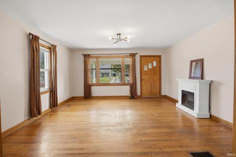 402 S Walnut Street Huntingburg IN 47542