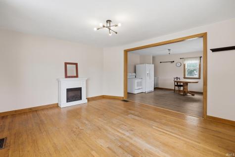 402 S Walnut Street Huntingburg IN 47542