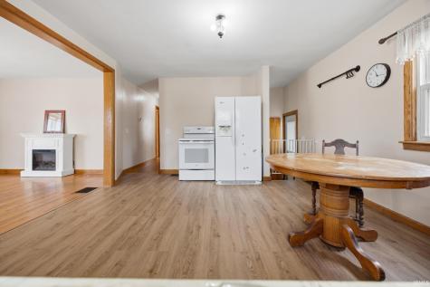 402 S Walnut Street Huntingburg IN 47542