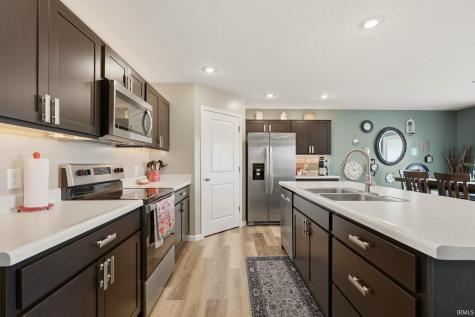 7902 Cordovan Cove Fort Wayne IN 46835