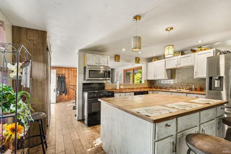 2021 S Walnut Street South Bend IN 46613