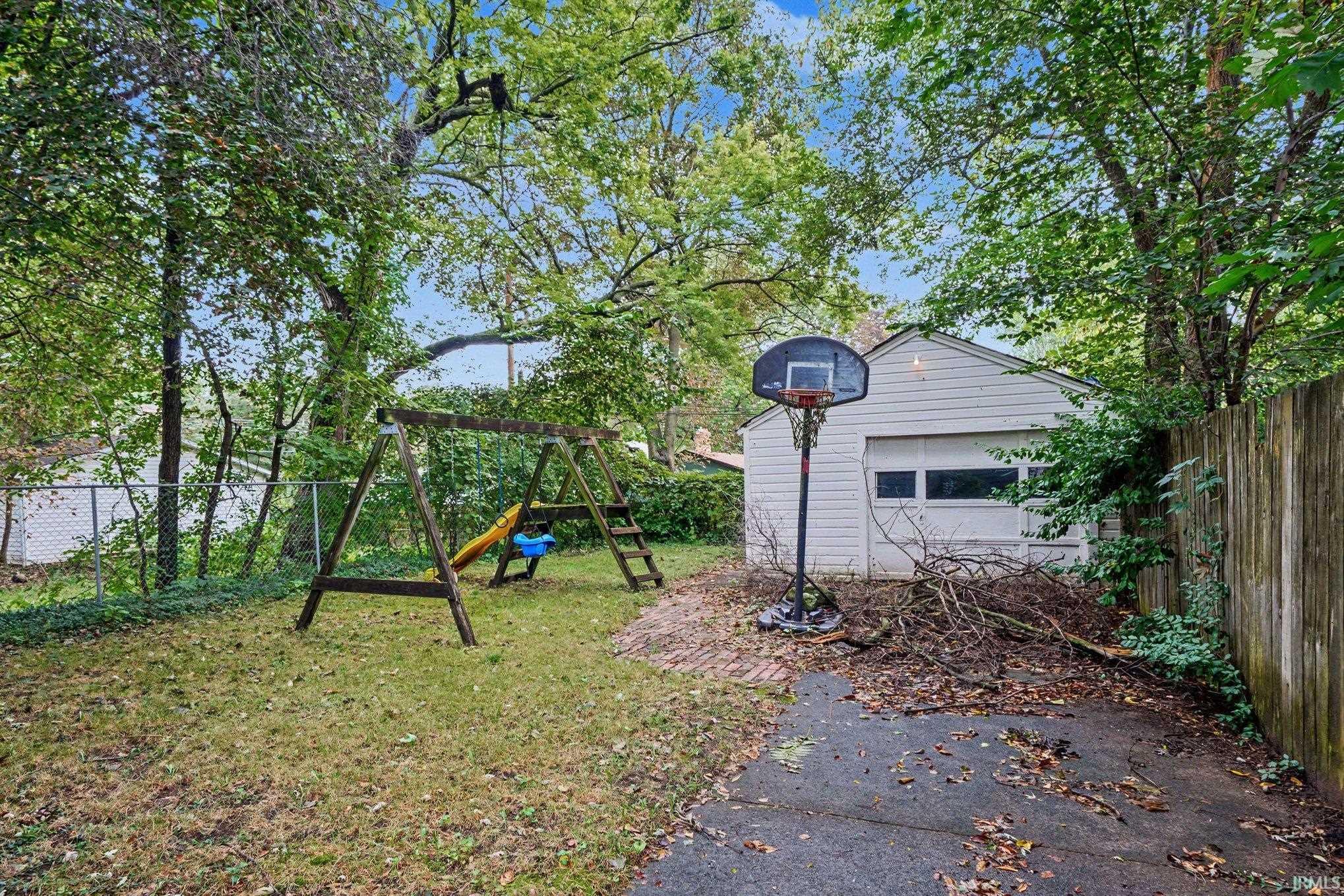 1862 N Brookfield Street South Bend IN 46628